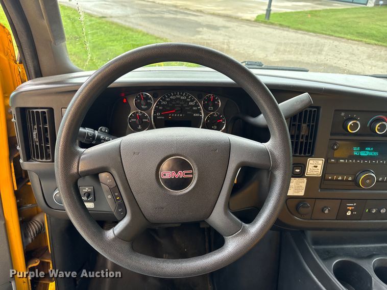 image for item DT3250 2019 GMC Savana G3500 box truck