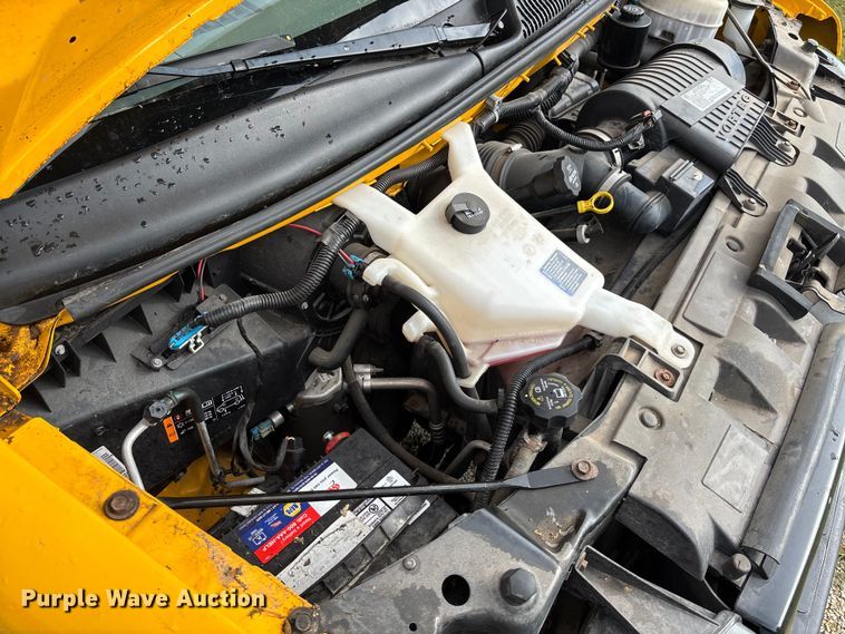 image for item DT3250 2019 GMC Savana G3500 box truck