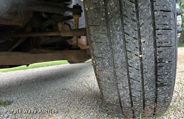 image for item DT3250 2019 GMC Savana G3500 box truck