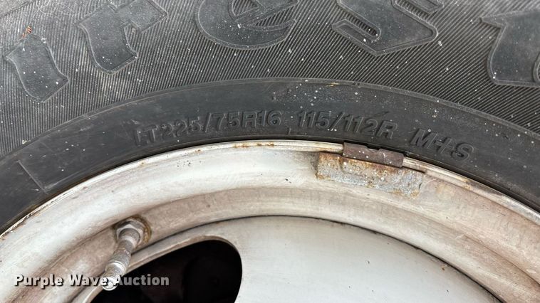 image for item DT3250 2019 GMC Savana G3500 box truck