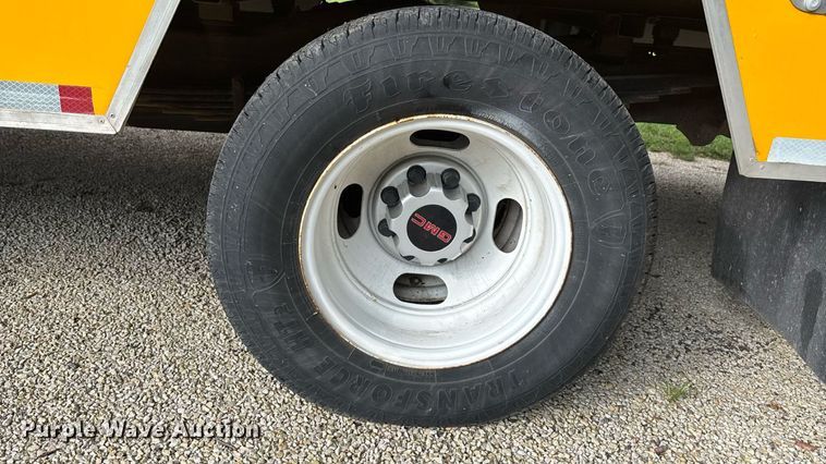 image for item DT3250 2019 GMC Savana G3500 box truck