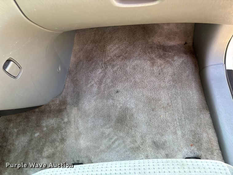 image for item DT3339 2008 Toyota Sienna van