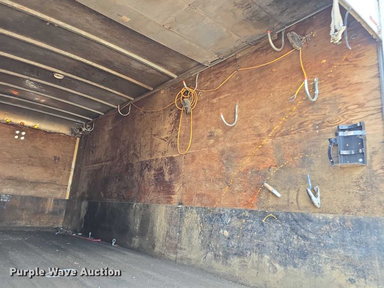 image for item DT6975 1991 International 8100 box truck