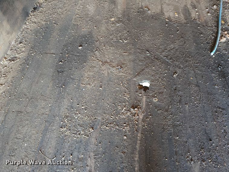 image for item DT6975 1991 International 8100 box truck