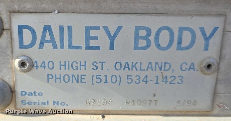 image for item DT6975 1991 International 8100 box truck