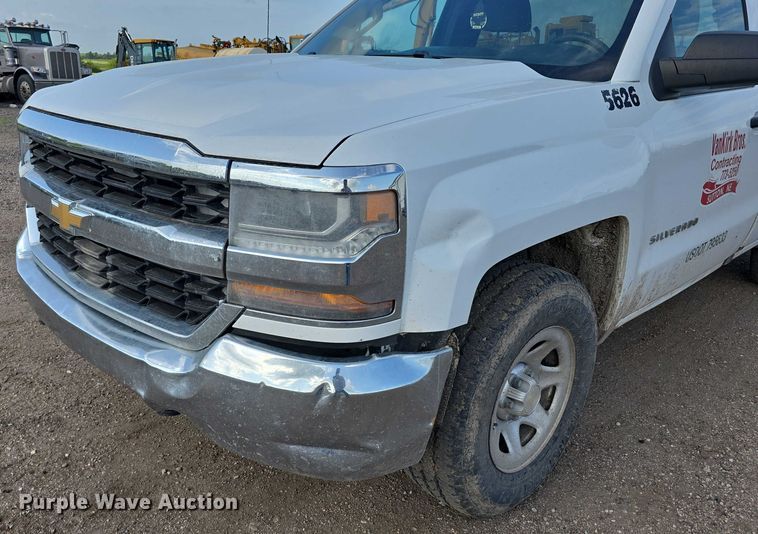 image for item DT6978 2016 Chevrolet Silverado 1500 pickup truck