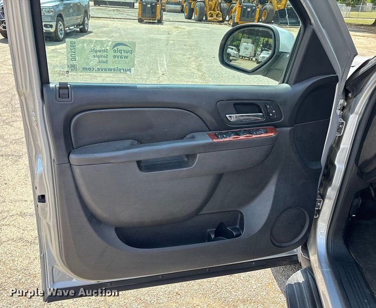 image for item DU1260 2014 Chevrolet Suburban SUV