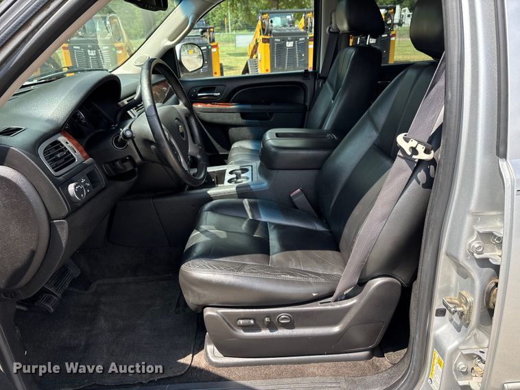 image for item DU1260 2014 Chevrolet Suburban SUV