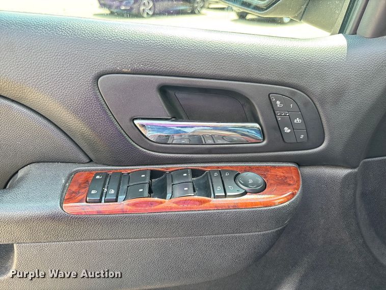 image for item DU1260 2014 Chevrolet Suburban SUV