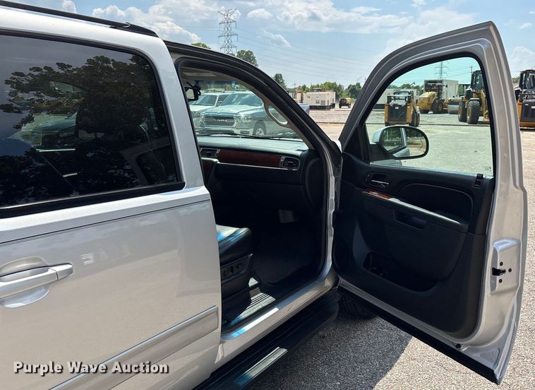 image for item DU1260 2014 Chevrolet Suburban SUV
