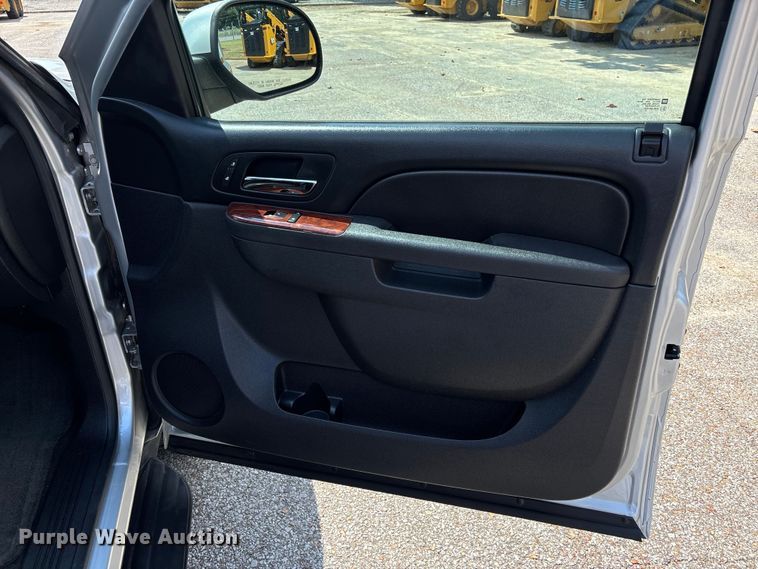 image for item DU1260 2014 Chevrolet Suburban SUV