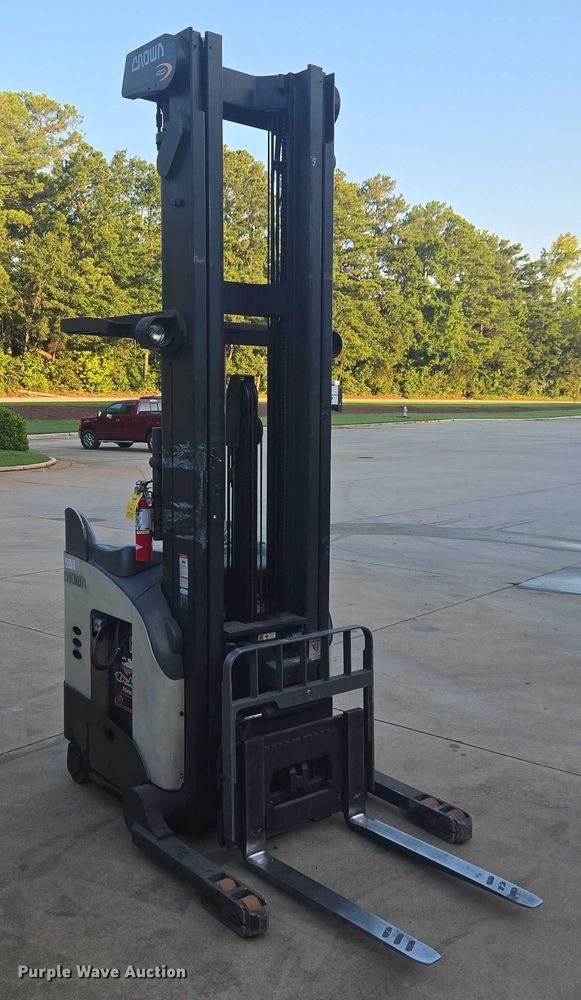 image for item DU2506 2012 Crown RD5725-30 reach truck