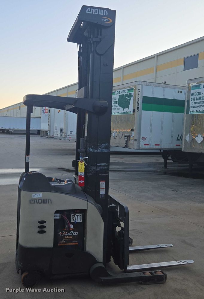 image for item DU2506 2012 Crown RD5725-30 reach truck