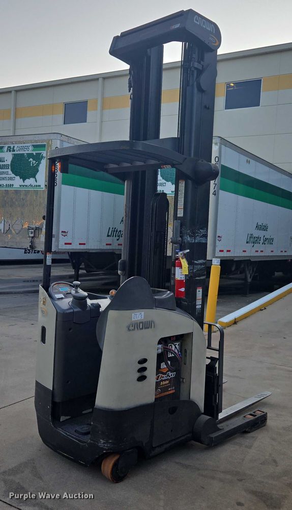 image for item DU2506 2012 Crown RD5725-30 reach truck
