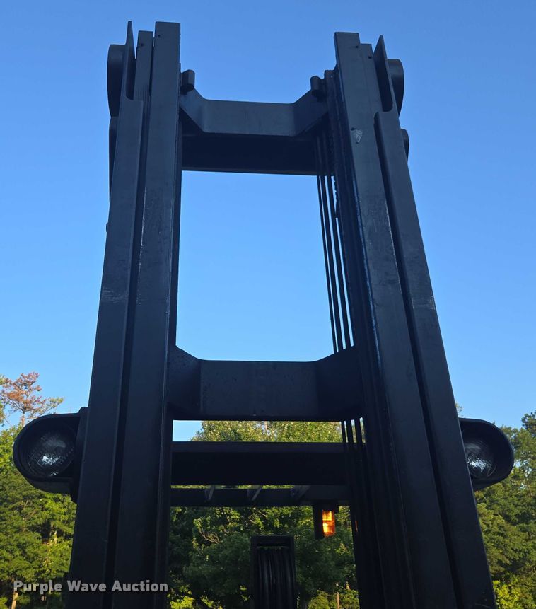 image for item DU2506 2012 Crown RD5725-30 reach truck