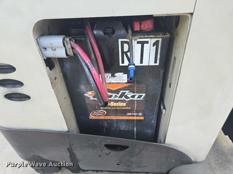 image for item DU2506 2012 Crown RD5725-30 reach truck