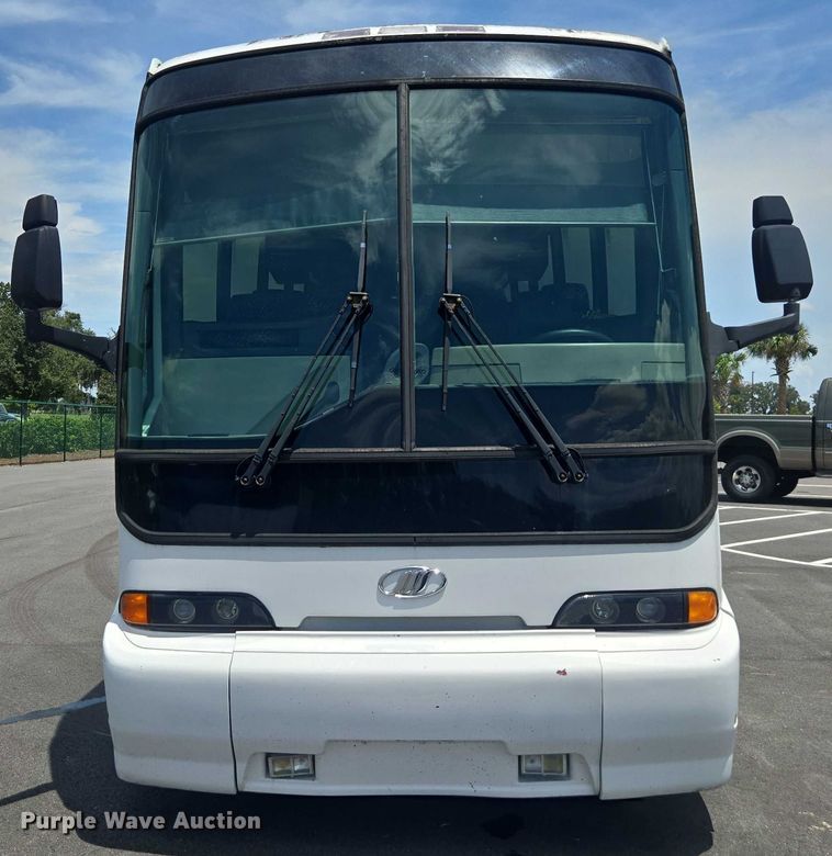 image for item DU7958 1999 Motor Coach Industries coach bus