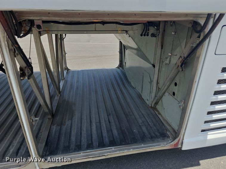 image for item DU7958 1999 Motor Coach Industries coach bus