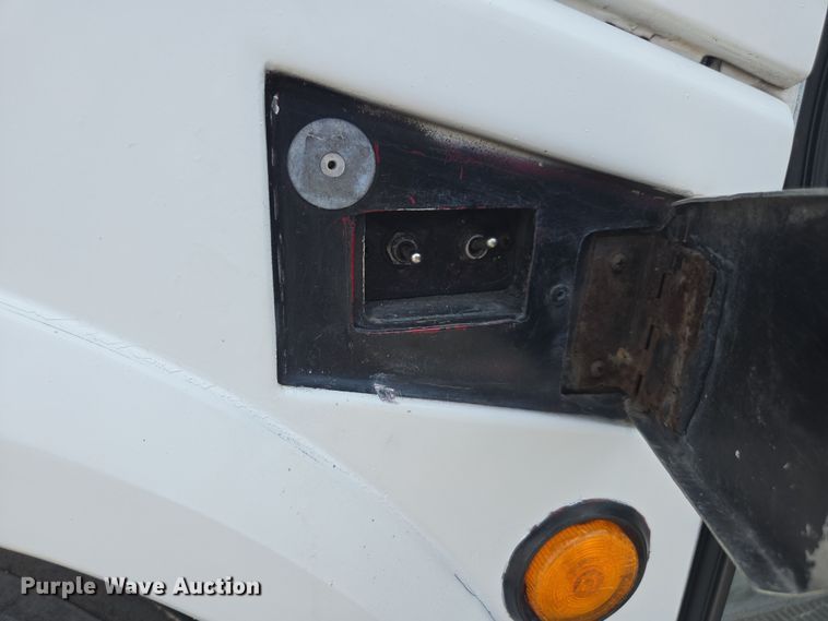 image for item DU7958 1999 Motor Coach Industries coach bus