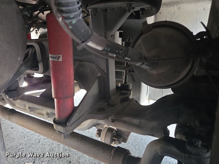 image for item DU7958 1999 Motor Coach Industries coach bus