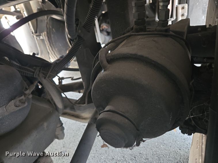 image for item DU7958 1999 Motor Coach Industries coach bus