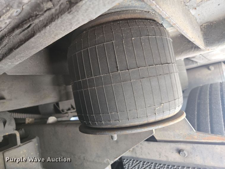 image for item DU7958 1999 Motor Coach Industries coach bus