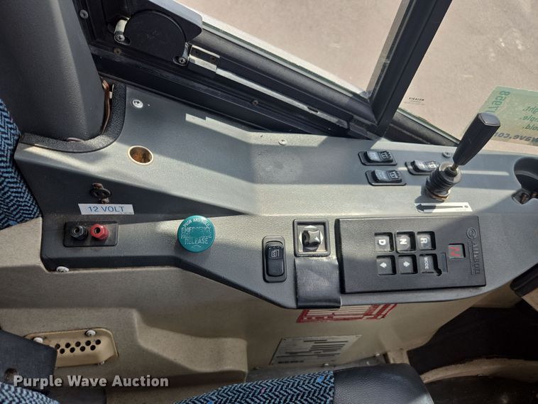 image for item DU7958 1999 Motor Coach Industries coach bus