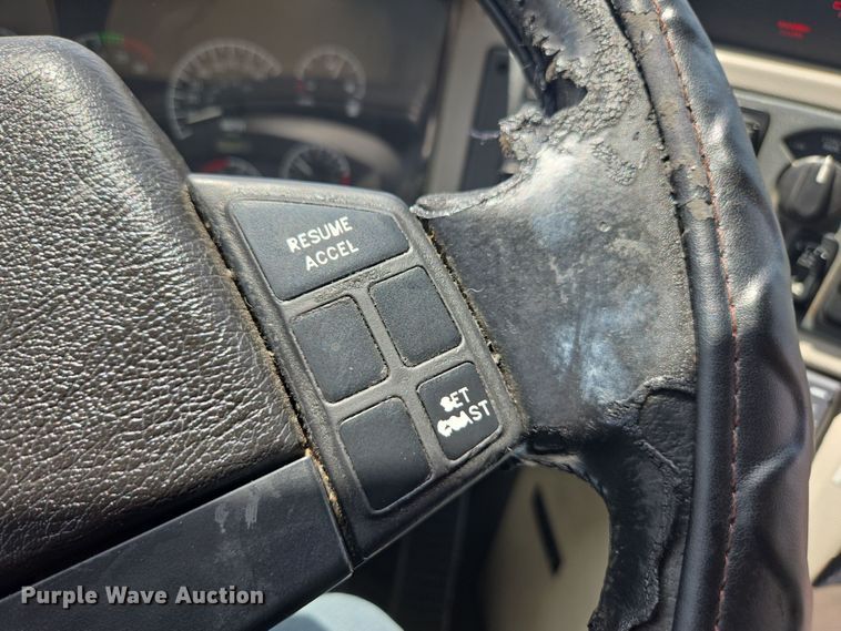 image for item DU7958 1999 Motor Coach Industries coach bus