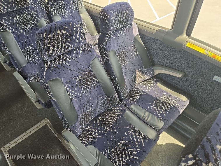 image for item DU7958 1999 Motor Coach Industries coach bus