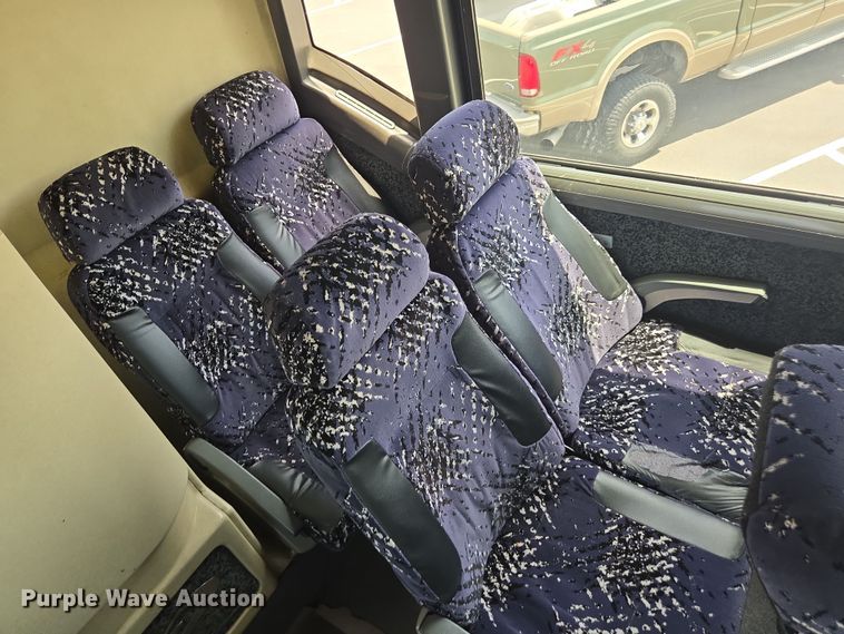 image for item DU7958 1999 Motor Coach Industries coach bus