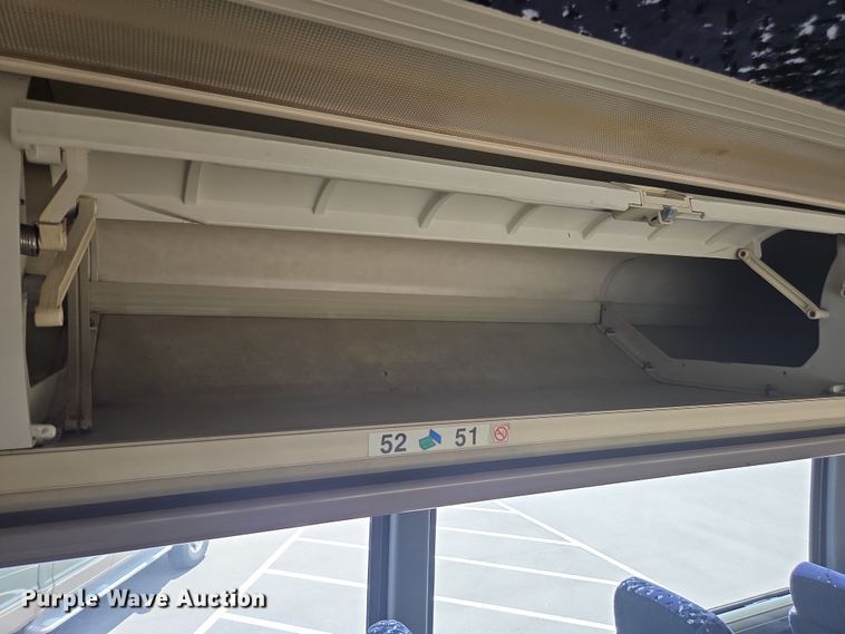 image for item DU7958 1999 Motor Coach Industries coach bus