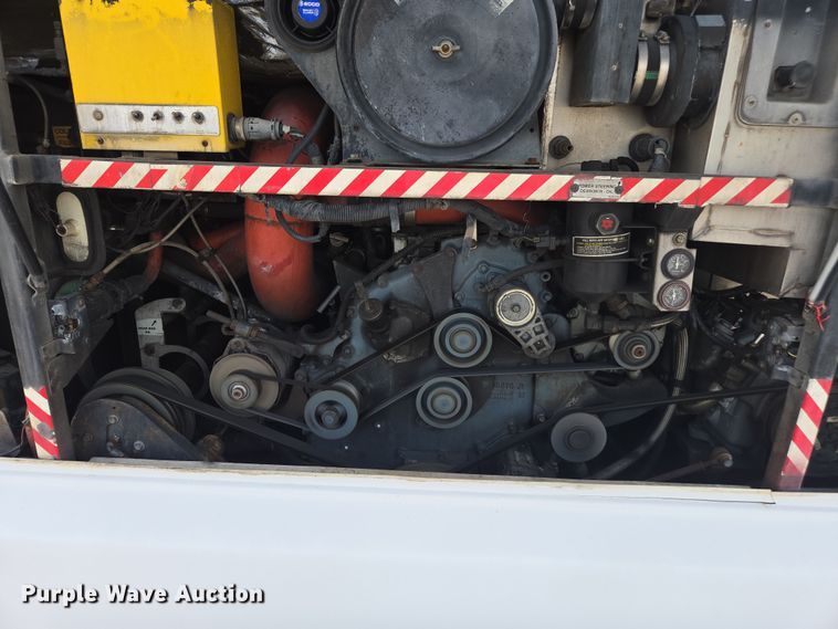 image for item DU7958 1999 Motor Coach Industries coach bus