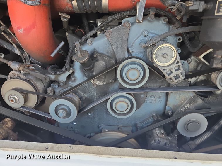 image for item DU7958 1999 Motor Coach Industries coach bus