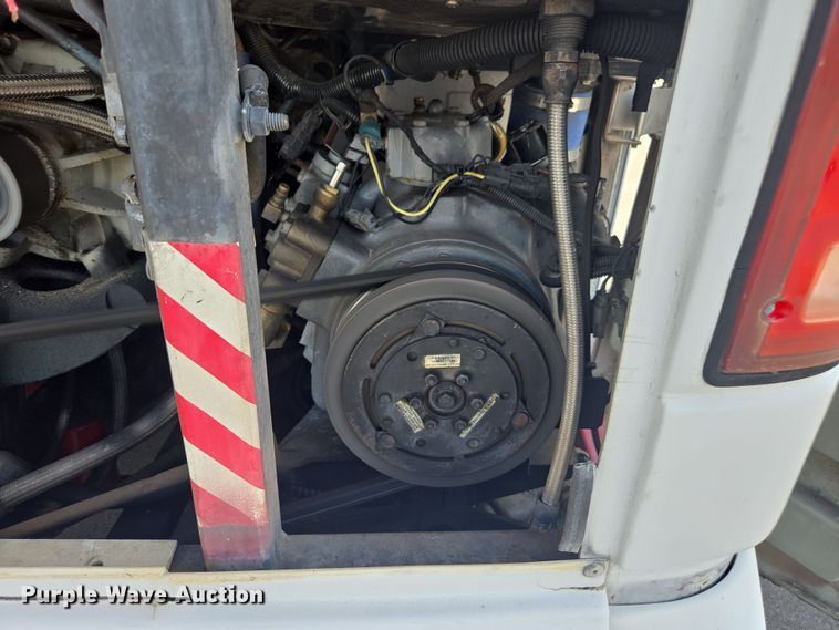 image for item DU7958 1999 Motor Coach Industries coach bus