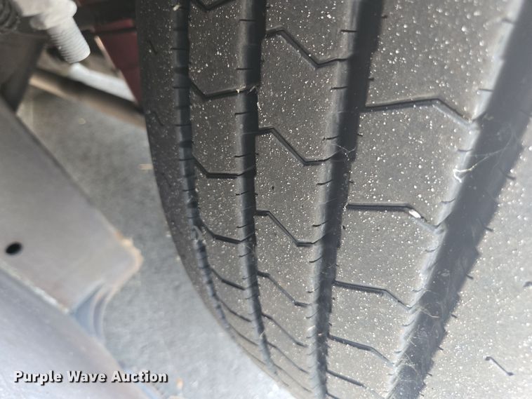 image for item DU7958 1999 Motor Coach Industries coach bus