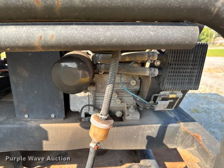 image for item DU9095 2000 Isuzu FRR pressure washer truck