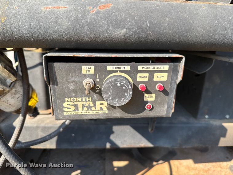 image for item DU9095 2000 Isuzu FRR pressure washer truck