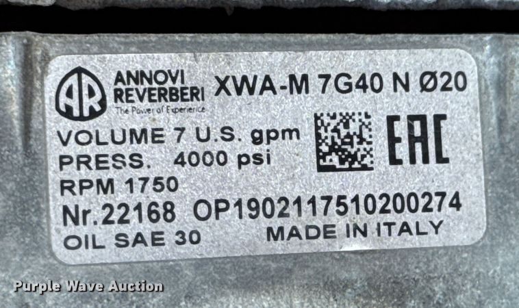 image for item DU9095 2000 Isuzu FRR pressure washer truck