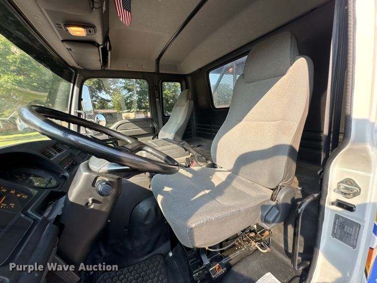 image for item DU9095 2000 Isuzu FRR pressure washer truck