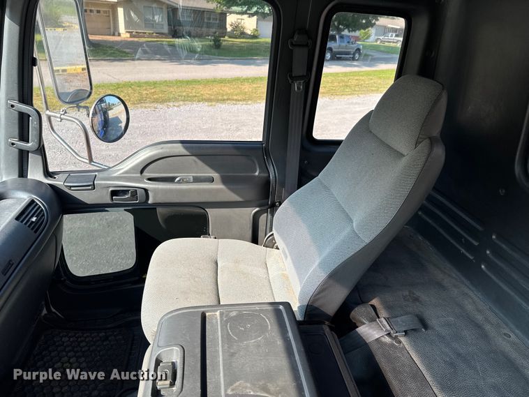 image for item DU9095 2000 Isuzu FRR pressure washer truck