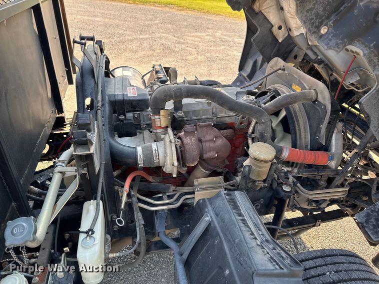 image for item DU9095 2000 Isuzu FRR pressure washer truck