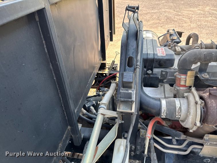 image for item DU9095 2000 Isuzu FRR pressure washer truck