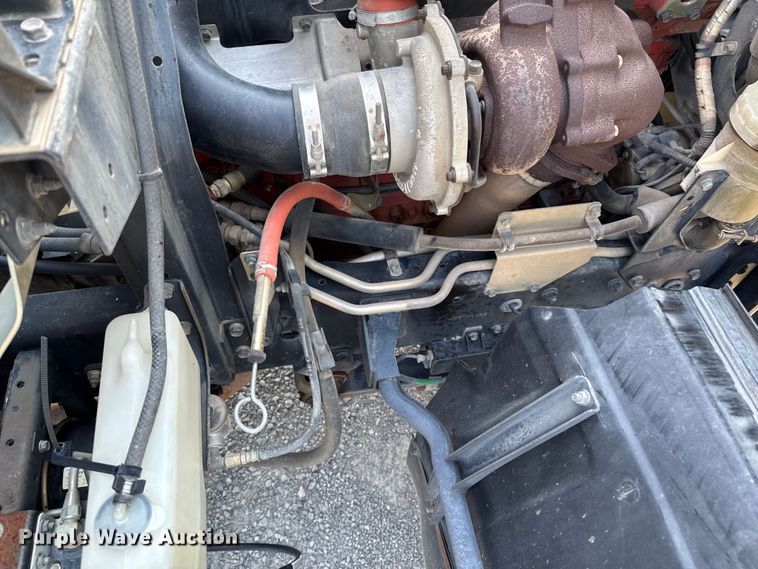 image for item DU9095 2000 Isuzu FRR pressure washer truck