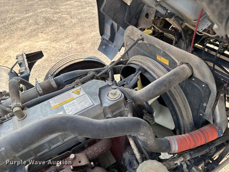 image for item DU9095 2000 Isuzu FRR pressure washer truck