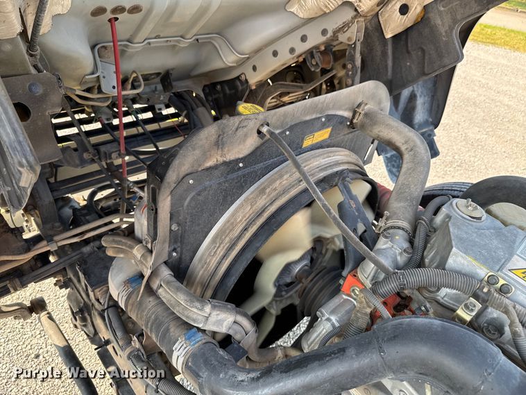 image for item DU9095 2000 Isuzu FRR pressure washer truck