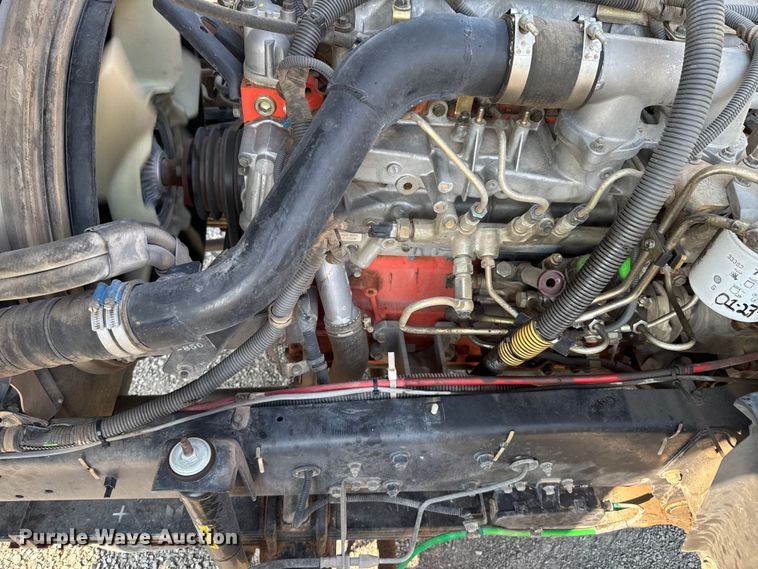 image for item DU9095 2000 Isuzu FRR pressure washer truck