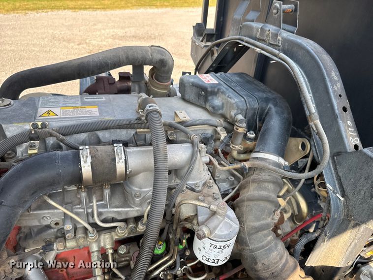 image for item DU9095 2000 Isuzu FRR pressure washer truck