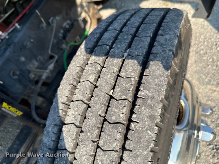 image for item DU9095 2000 Isuzu FRR pressure washer truck