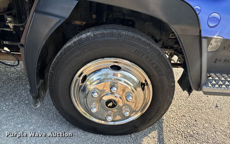 image for item DU9095 2000 Isuzu FRR pressure washer truck