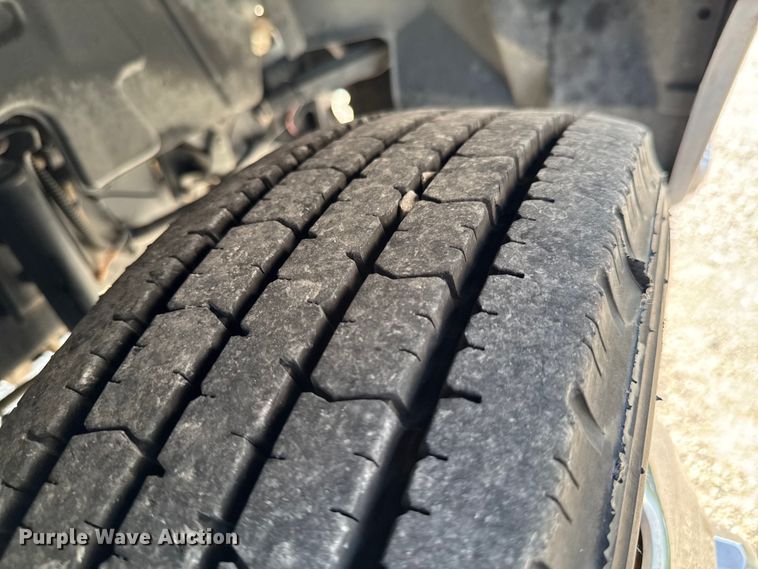 image for item DU9095 2000 Isuzu FRR pressure washer truck